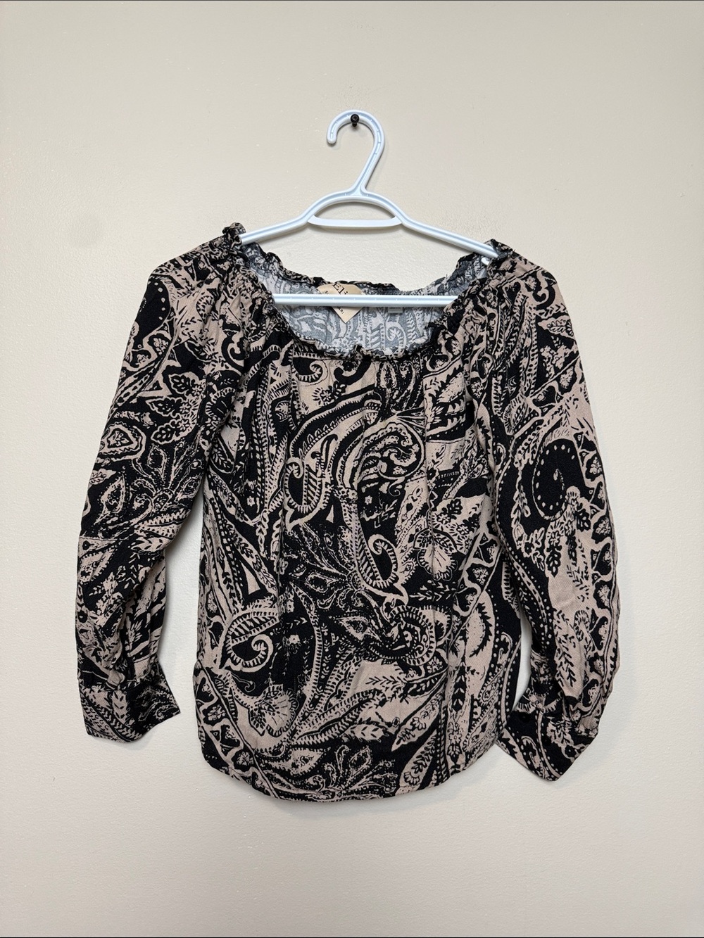 Elie Tahari Beige and Black Paisley Peasant Blouse size XS